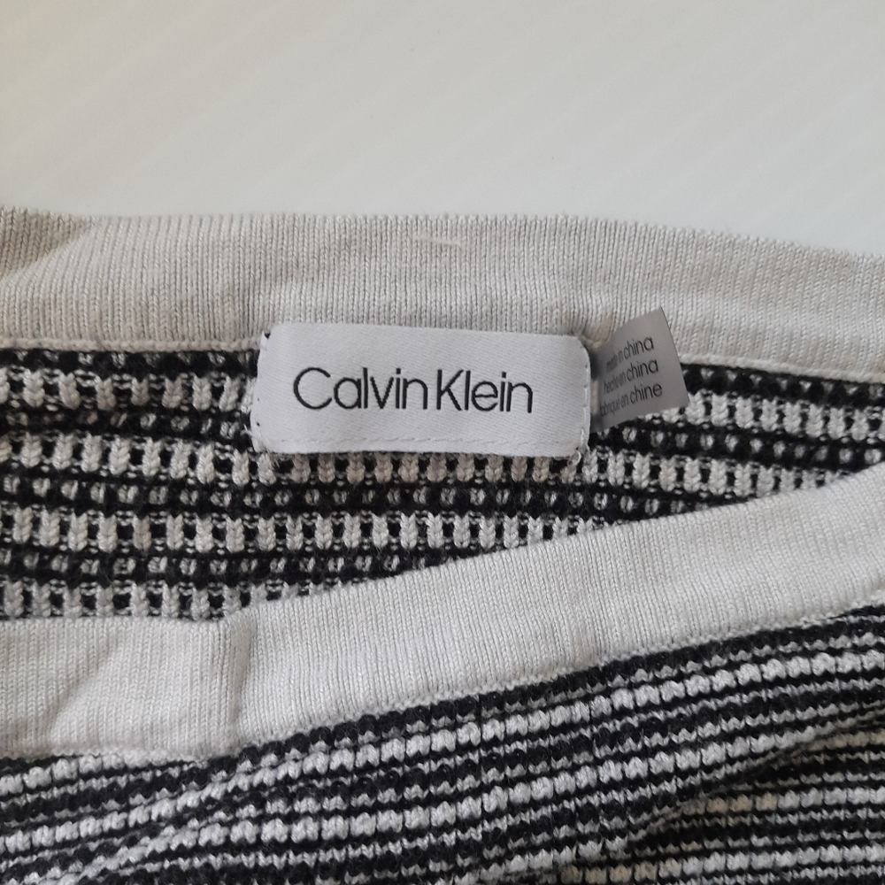 ● Calvin Klein | Women Boat neck stripped sweatshirt - Picture 2 of 16